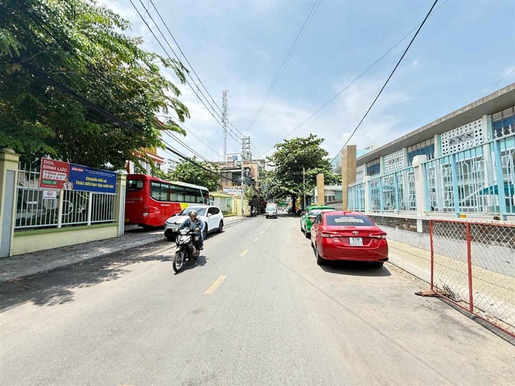 Hiếm. chỉ 6 tỷ còn tl, bán nhà 2t ngang 5,3x 10m hẻm ô tô ngay lottemart nguyễn văn lượng gò vấp