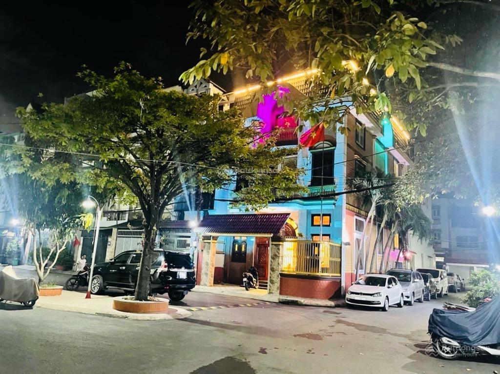 Siêu biệt thự cực đẹp nguyễn oanh p17 gv  dt 8 x 20m 4 tầng nội thất đẳng cấp 24,5 tỷ còn tl