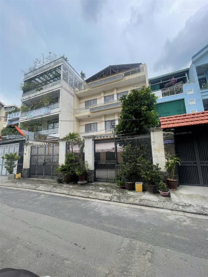 Giảm mạnh 5 tỷ chỉ 26 tỷ, bán biệt thự 10x25m, 4 tầng hẻm xe tải thông 8m ngay emart 2 phan huy ích