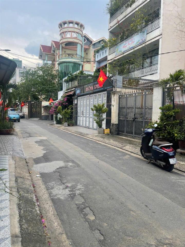 Giảm mạnh 5 tỷ chỉ 26 tỷ, bán biệt thự 10x25m, 4 tầng hẻm xe tải thông 8m ngay emart 2 phan huy ích