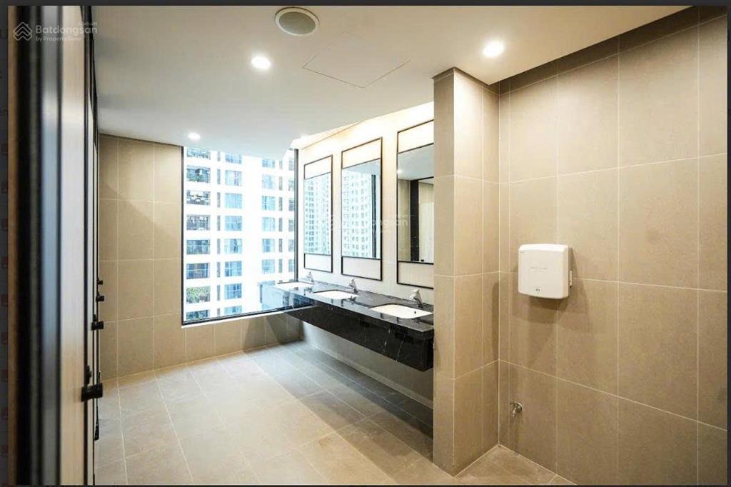 Bán tầng khối đế thương mại rox tower 136 hồ tùng mậu  giá chỉ từ 60tr/m2