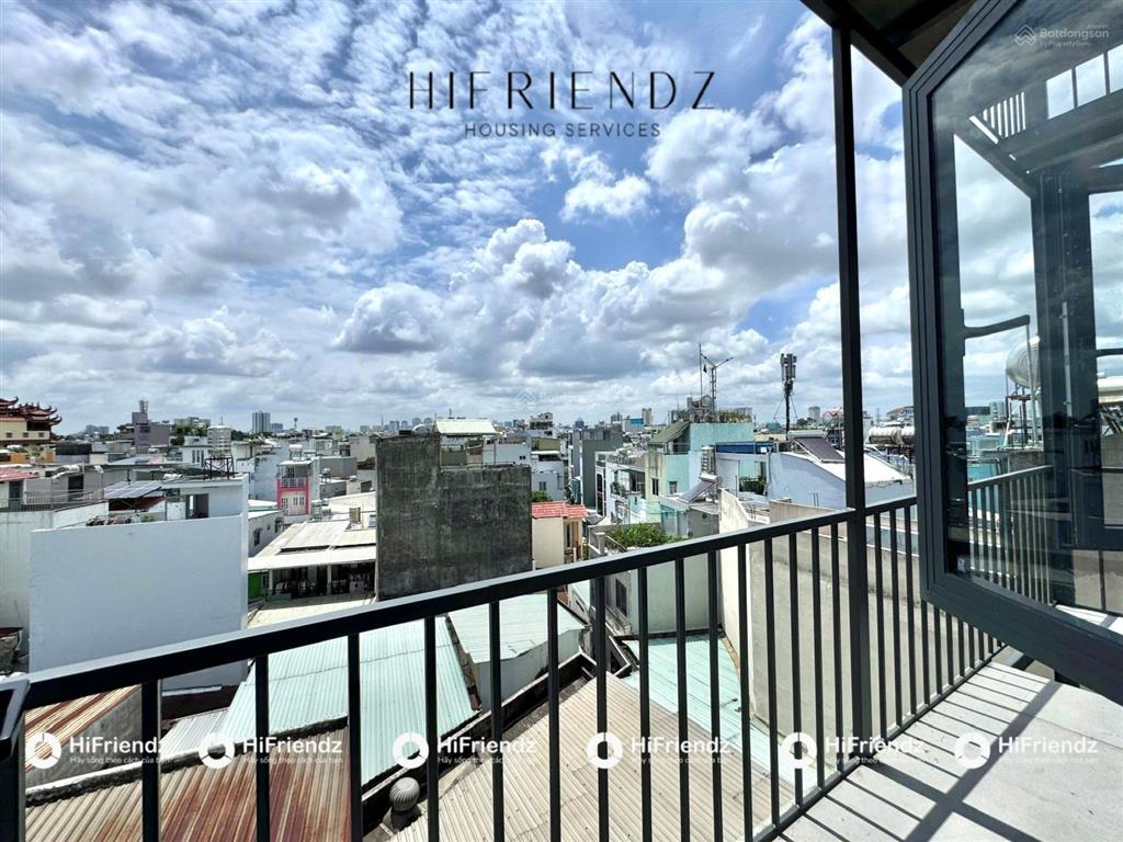 Căn hộ full nội thất ban công tách bếp giá chỉ 6tr/tháng  tòa nhà thang máy