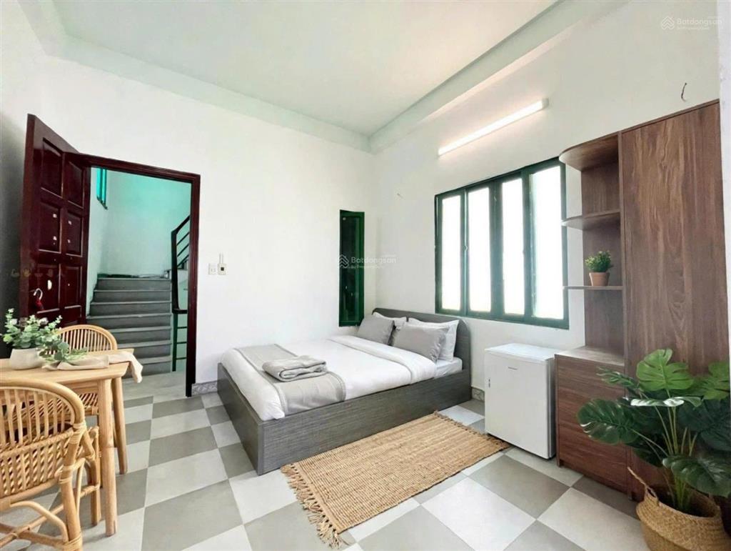 Căn hộ full nội thất  có ban công  ngay trục đường hậu giang q6  giá chỉ 6tr/tháng