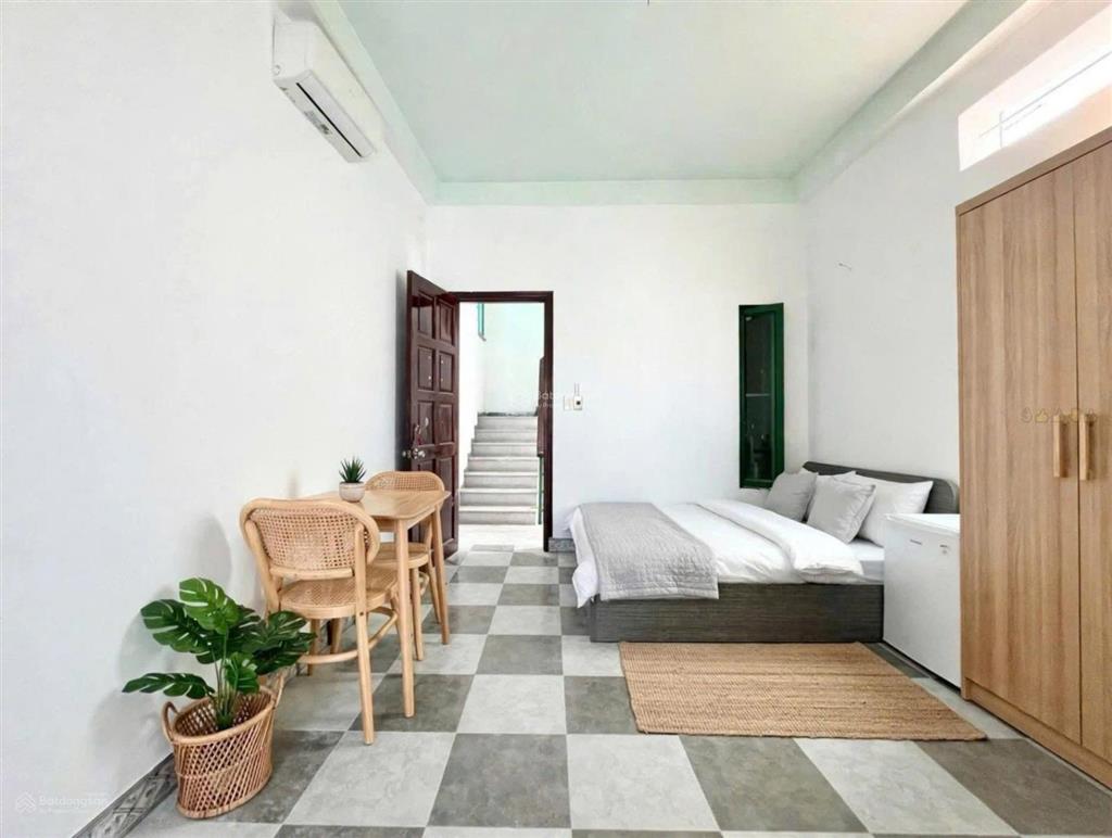 Căn hộ full nội thất  có ban công  ngay trục đường hậu giang q6  giá chỉ 6tr/tháng