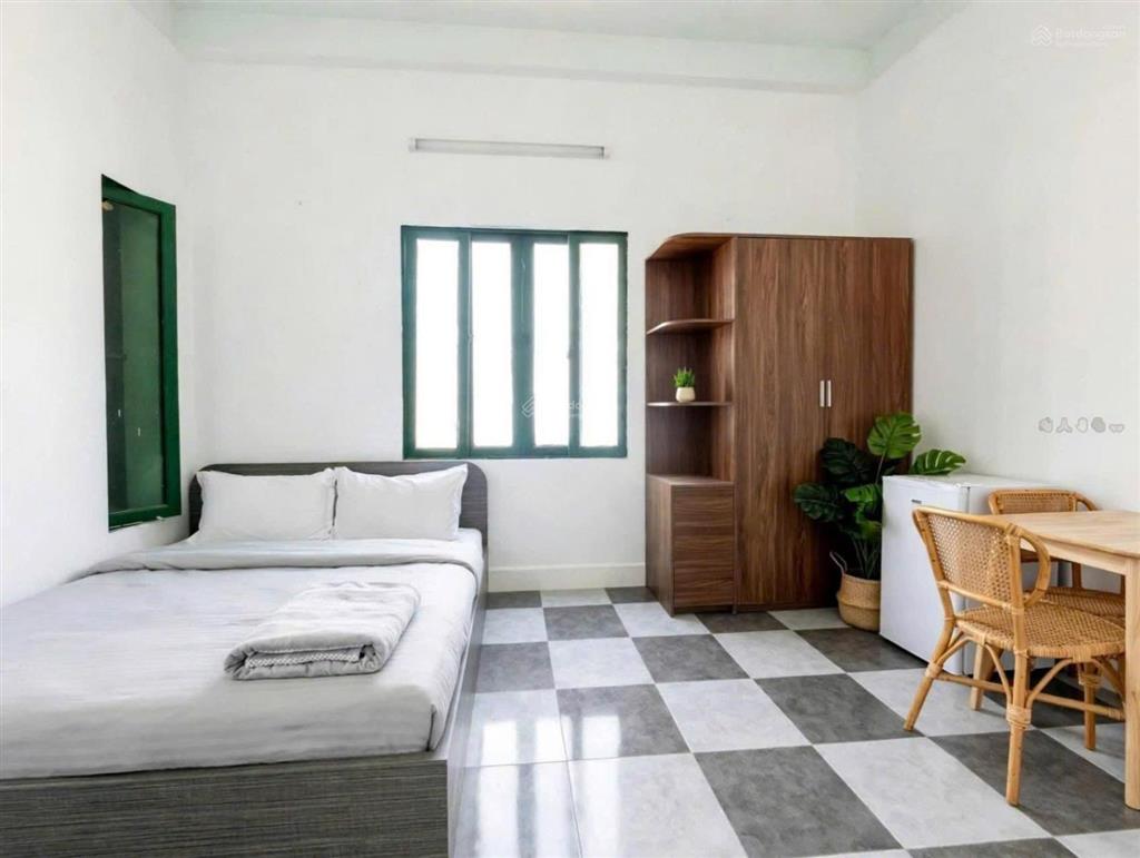 Căn hộ full nội thất  có ban công  ngay trục đường hậu giang q6  giá chỉ 6tr/tháng