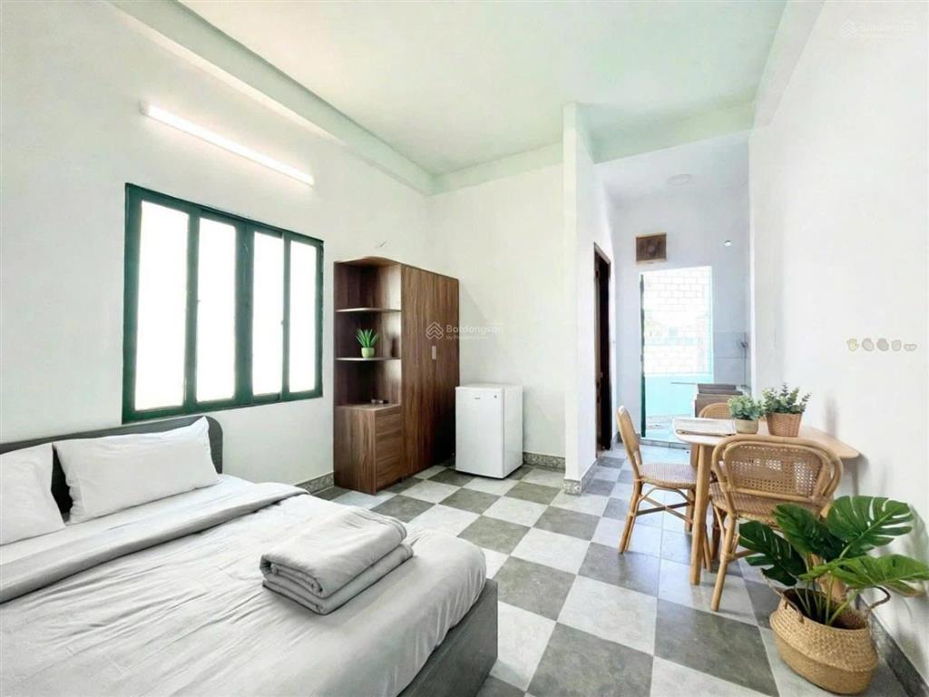 Căn hộ full nội thất  có ban công  ngay trục đường hậu giang q6  giá chỉ 6tr/tháng