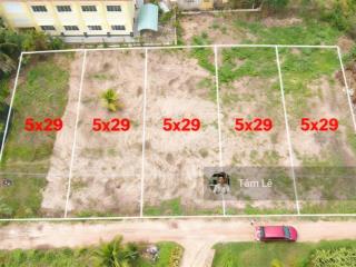 Chính chủ bán gấp 150m2 đất ngay trường học, có sẵn thổ, shr công chứng sang tên ngay giá chỉ 650tr