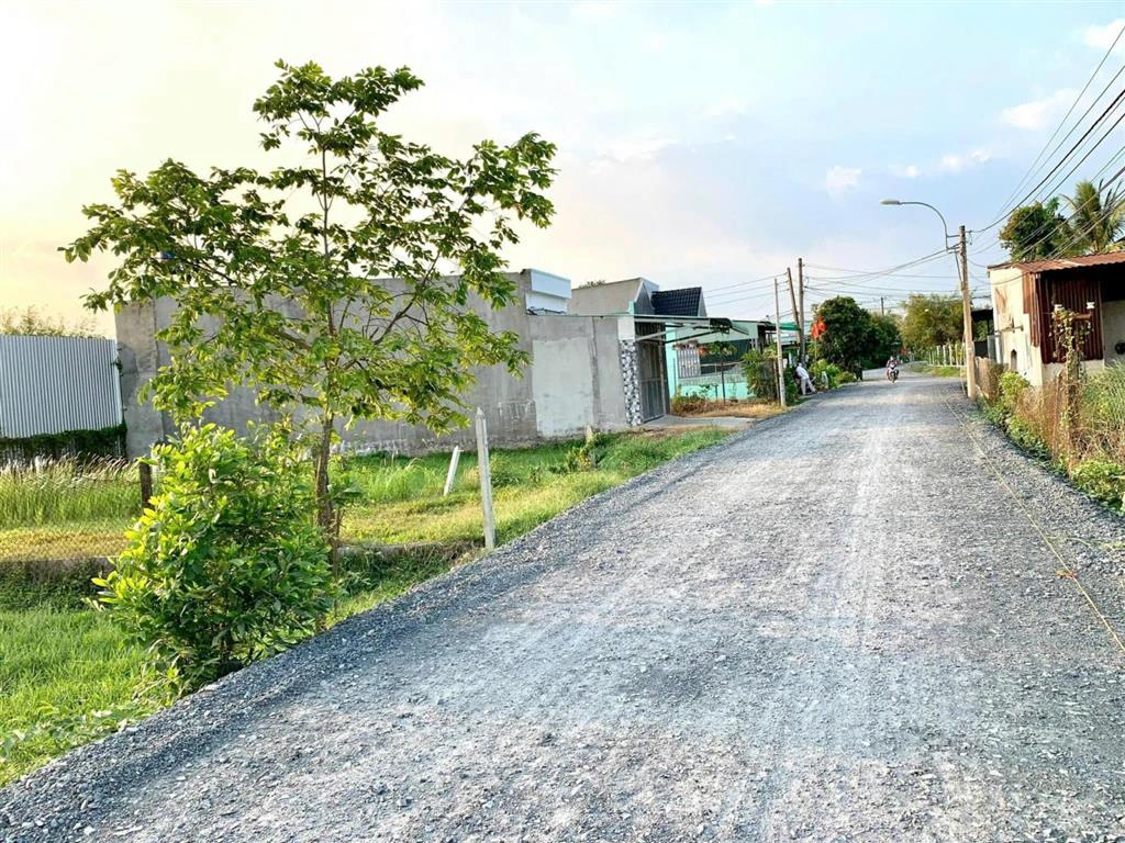 Chính chủ gửi bán 196,6m2 đất có thổ ngay kp suối sâu, an tịnh, trảng bàng. shr, giá chỉ 550tr