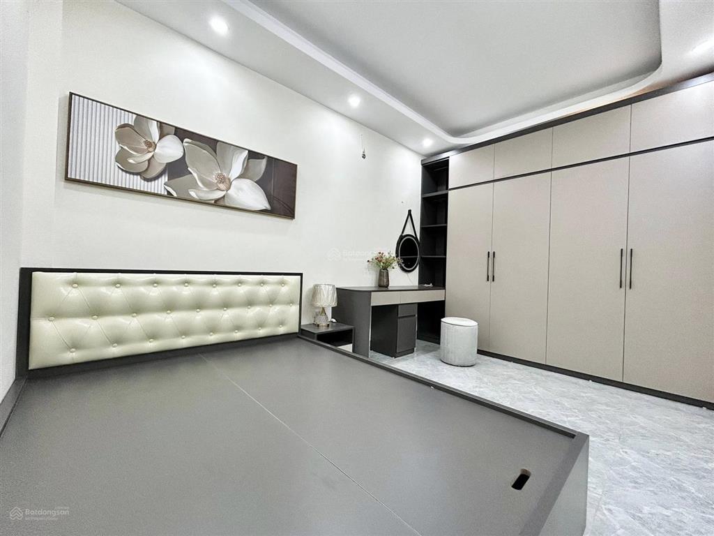 Sát đại hoc công nghiệp  ql 32  đô thị hinode ngõ thông  kinh doanh  ô tô 7 chỗ đỗ cửa