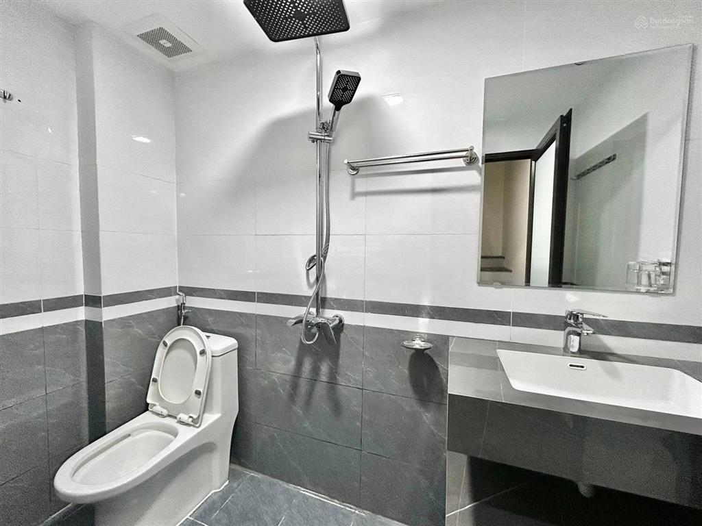 Sát đại hoc công nghiệp  ql 32  đô thị hinode ngõ thông  kinh doanh  ô tô 7 chỗ đỗ cửa