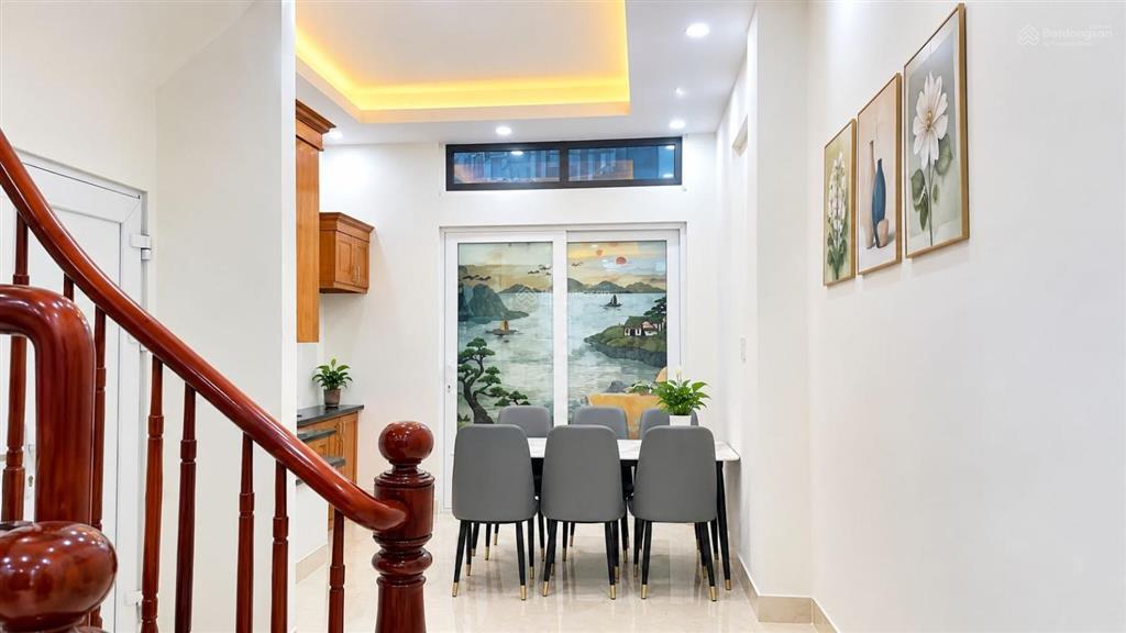 Bán gấp nhà dân xây văn quán 42m  sổ đỏ chính chủ  khoảng không để xe nhà 8,9 tỷ, có thương lượng