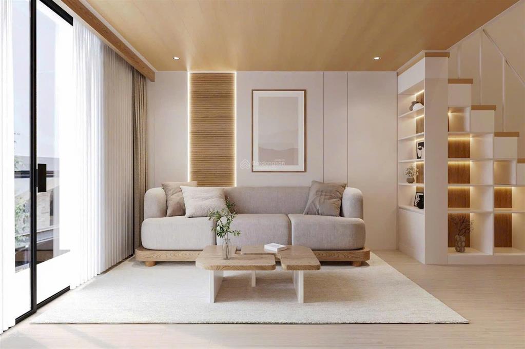 Chính chủ bán căn 3 phòng ngủ tầng trung ngay gần mặt đường lớn