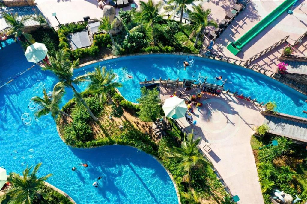 Chính chủ bán căn 3 phòng ngủ tầng trung ngay gần mặt đường lớn