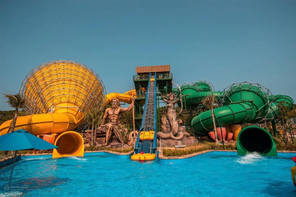 Chính chủ bán căn 3 phòng ngủ tầng trung ngay gần mặt đường lớn