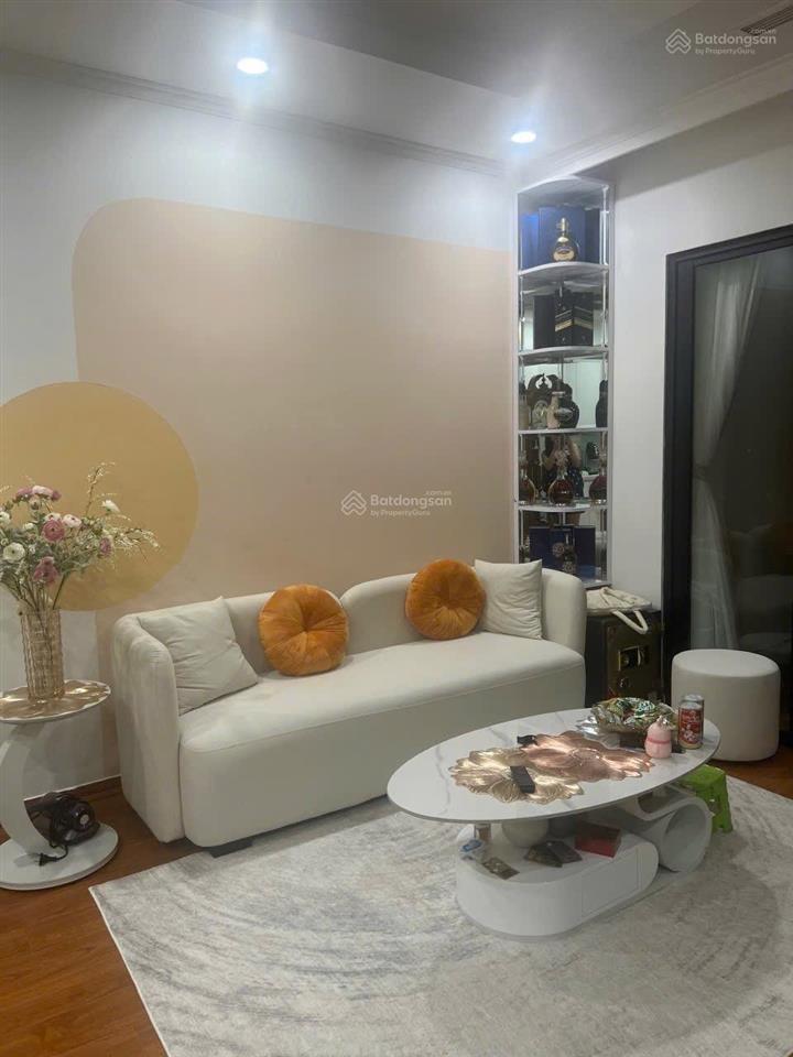 Chính chủ bán căn 1pn 55m2 gần góc tại royal city,  0384 087 ***