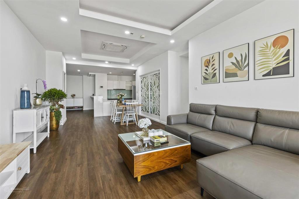 Chính chủ gửi thuê nhanh căn 2pn royal city, 109m2, 20 triệu,  0384 087 ***