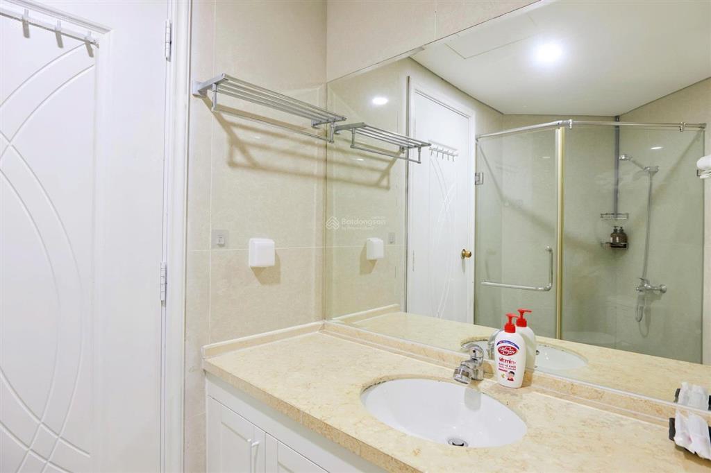 Chính chủ gửi thuê nhanh căn 2pn royal city, 109m2, 20 triệu,  0384 087 ***