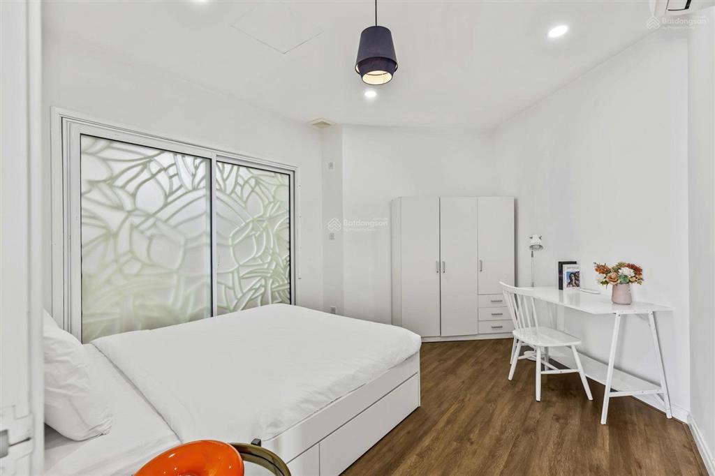 Chính chủ gửi thuê nhanh căn 2pn royal city, 109m2, 20 triệu,  0384 087 ***