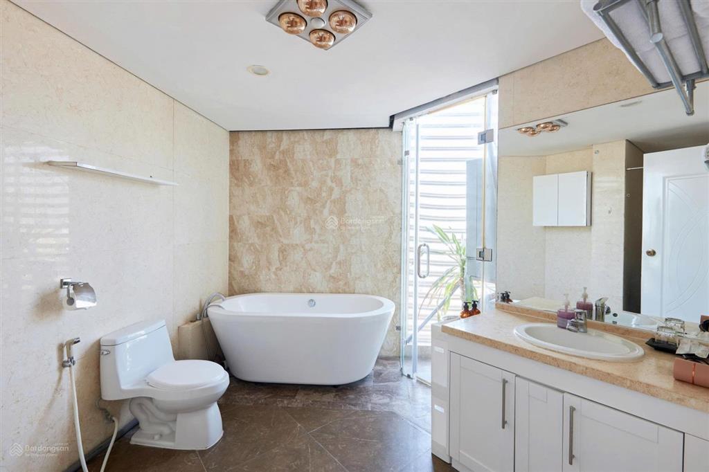 Chính chủ gửi thuê nhanh căn 2pn royal city, 109m2, 20 triệu,  0384 087 ***