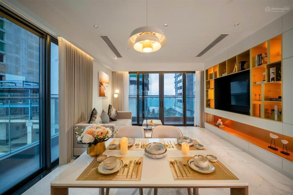 Bán gấp ch timesquare 2pn 85m2 sổ lâu dài view biển trực diện giỏ ngoại giá 15 tỷ.