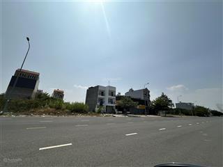 Chính chủ cần bán nhanh căn nhà vườn mặt tiền đường trần phú 928m2 giá 4tỷ8.  0906 126 ***