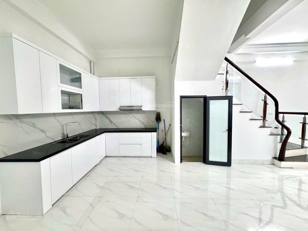 Phố vương thừa vũ lô góc phân lô ô tô vào nhà 4 tầng dân xây vuông đẹp 40m2 13.85 tỷ