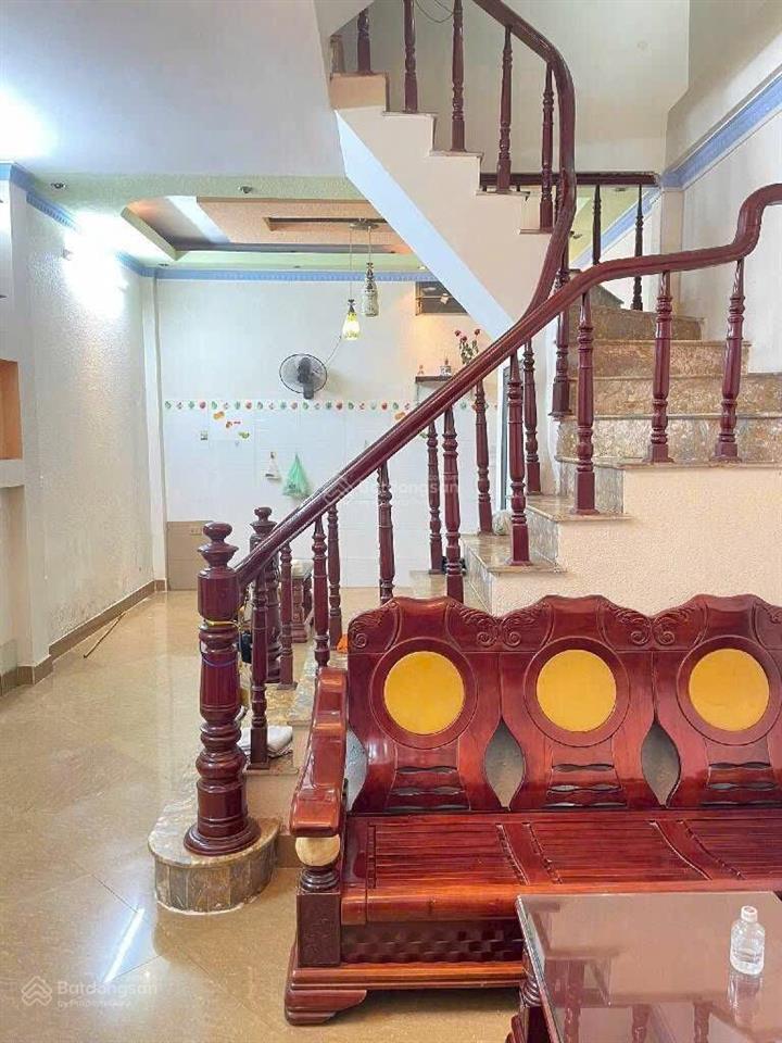 Nhà đẹp phố hoàng mai 5 tầng dân xây 4 ngủ đủ công năng ngõ rộng thoáng 40m2 8.6 tỷ