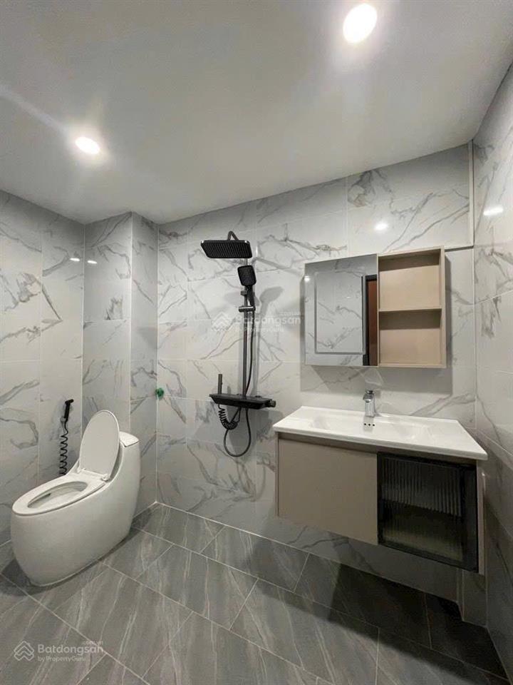 Phố nhân hoà nhà đẹp 5 tầng sẵn ở mặt ngõ rộng 2.5m sát phố 32m2 nhỉnh 8 tỷ