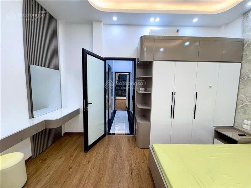 Trung tâm q.thanh xuân ô tô vào nhà sát phố 5 tầng thang máy ở ngay 50m2 18.3 tỷ hiếm