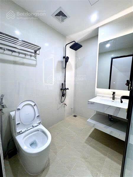 Trung tâm q.thanh xuân ô tô vào nhà sát phố 5 tầng thang máy ở ngay 50m2 18.3 tỷ hiếm