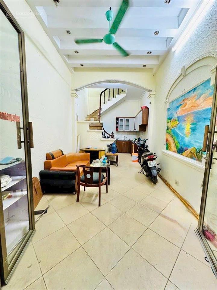 Bán nhà phố tân mai ô tô tải đổ cửa 4 tầng dân xây ở ngay kinh doanh đỉnh 26m2 7.75 tỷ