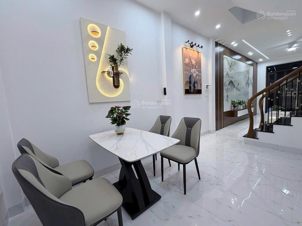 Bán nhà gần kdt đại kim 2 mặt thoáng gần phố ngõ rộng dt 40m2x 4 tầng xây mới 8.85 tỷ