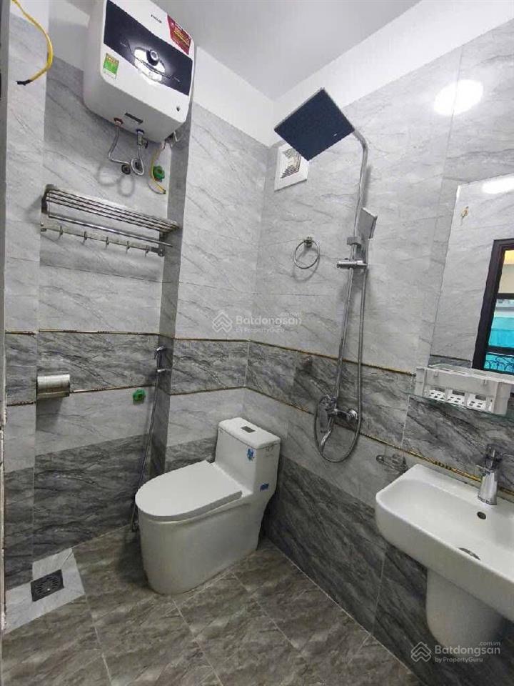 Nhà đẹp quận hai bà ngã tư chợ mơ 5 tầng thang máy ở ngay sát phố 35m2 nhỉnh 9 tỷ