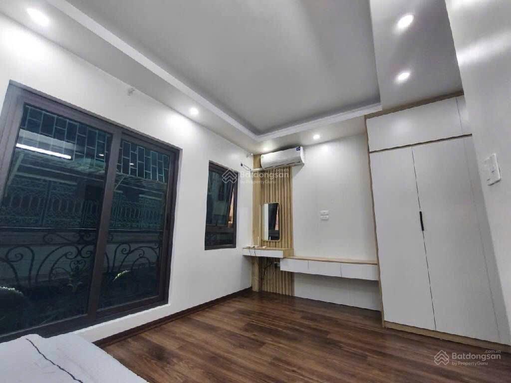 Nhà đẹp quận hai bà ngã tư chợ mơ 5 tầng thang máy ở ngay sát phố 35m2 nhỉnh 9 tỷ