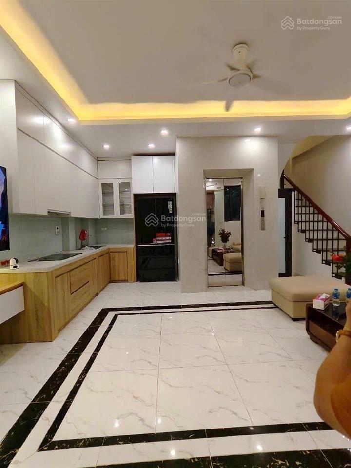 Nhà đẹp quận hai bà ngã tư chợ mơ 5 tầng thang máy ở ngay sát phố 35m2 nhỉnh 9 tỷ