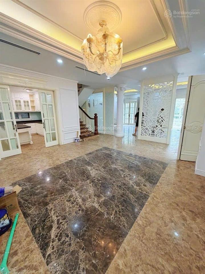 Biệt thự đơn lập kdt việt hưng long biên ở đẳng cấp làm văn phòng đỉnh 241m2 4 tầng thang máy