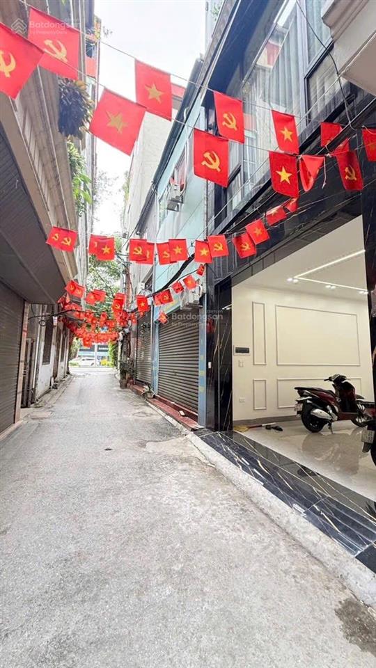 Nhà phố nguyễn văn cừ  80m2x 6 tầng thang máy  sát phốô tô vào nhàfull đồ xịn,ở ngaygiá tl