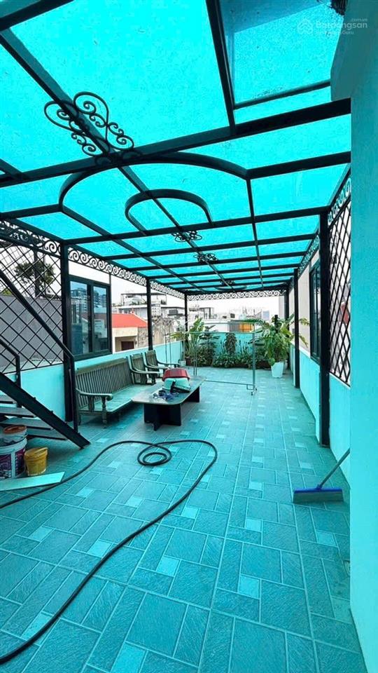 Nhà phố nguyễn văn cừ  80m2x 6 tầng thang máy  sát phốô tô vào nhàfull đồ xịn,ở ngaygiá tl