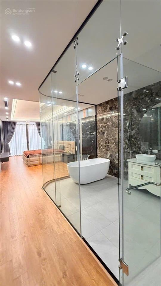 Nhà phố nguyễn văn cừ  80m2x 6 tầng thang máy  sát phốô tô vào nhàfull đồ xịn,ở ngaygiá tl