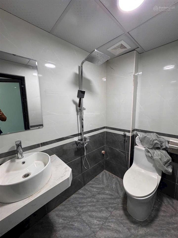 Bán nhà phố đại la, quận hai bà, 5 tầng dân xây ở ngay, 3 ngủ, ngõ rộng thoáng, 30m2, 6.95 tỷ