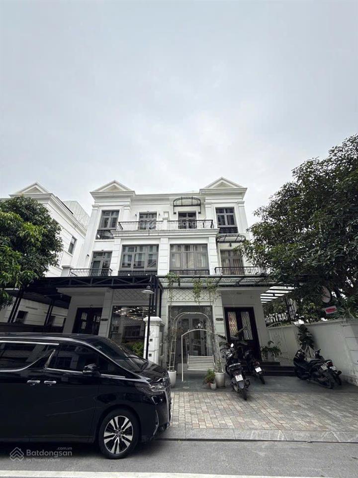 Biệt thự liền kề khu nguyệt quế  vinhomes riverside 2  dt 176m2  54 tỷ  giá cực tốt