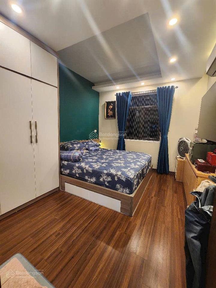 Bán chcc nhà p10 kđt việt hưng 97m23 ngủ full đồ ở ngay giá chỉ 5.3 tỷ