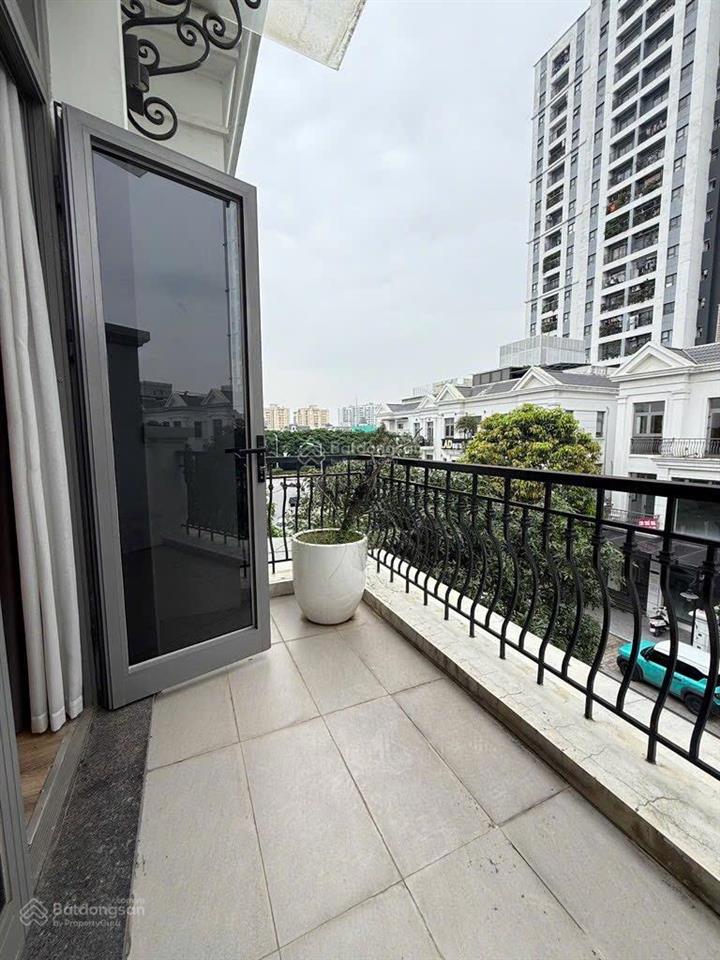 Biệt thự liền kề khu nguyệt quế  vinhomes riverside 2  dt 176m2  54 tỷ  giá cực tốt