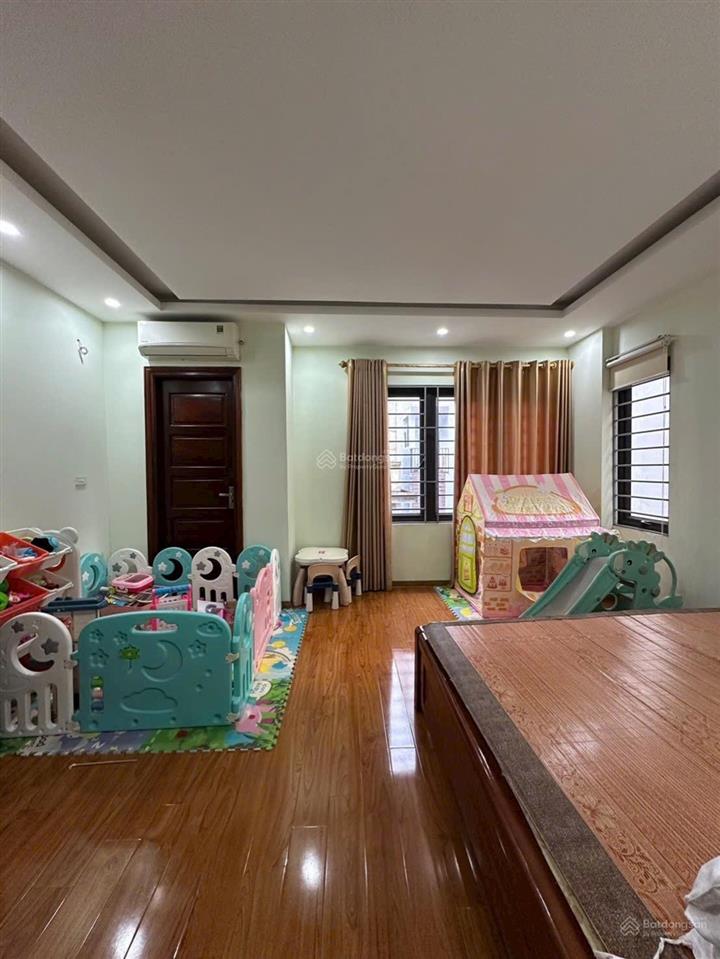 Phố hoàng mai  nhà đẹp ở ngay  5 tầng  mặt ngõ rộng  lô góc  gần phố  dt32m2  7.85 tỷ