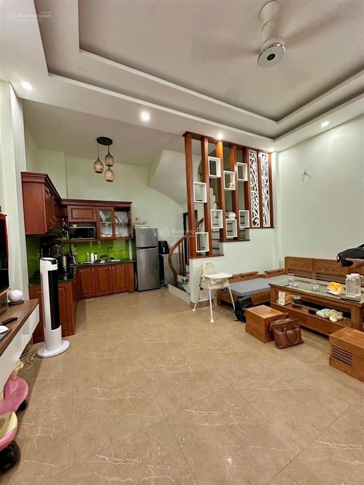 Phố hoàng mai  nhà đẹp ở ngay  5 tầng  mặt ngõ rộng  lô góc  gần phố  dt32m2  7.85 tỷ