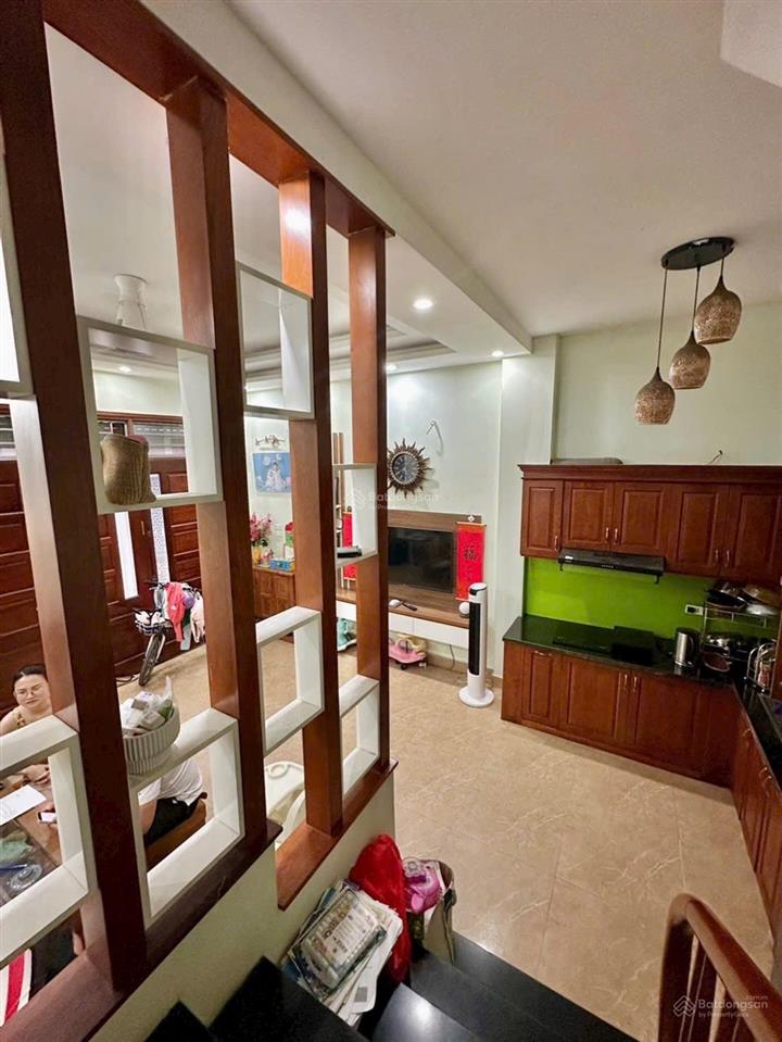 Phố hoàng mai  nhà đẹp ở ngay  5 tầng  mặt ngõ rộng  lô góc  gần phố  dt32m2  7.85 tỷ