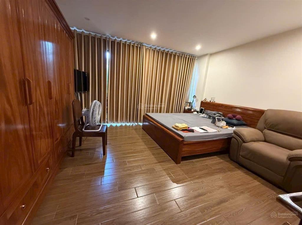 Nhà ngọc thuỵ bồ đề long biên ô tô vào nhà 2 thoáng dt 51m2x 5 tầng, 2 thoáng nở hậu 15.7 tỷ