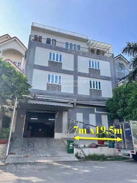 Siêu phẩm mặt tiền 16m kdc phong phú 5