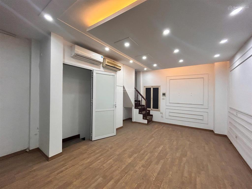 Hơn 13 tỷ  lô góc mặt phố kim mã, ba đình kinh doanh đỉnh cao  5 tầng nổi & 1 hầm, mặt tiền rộng