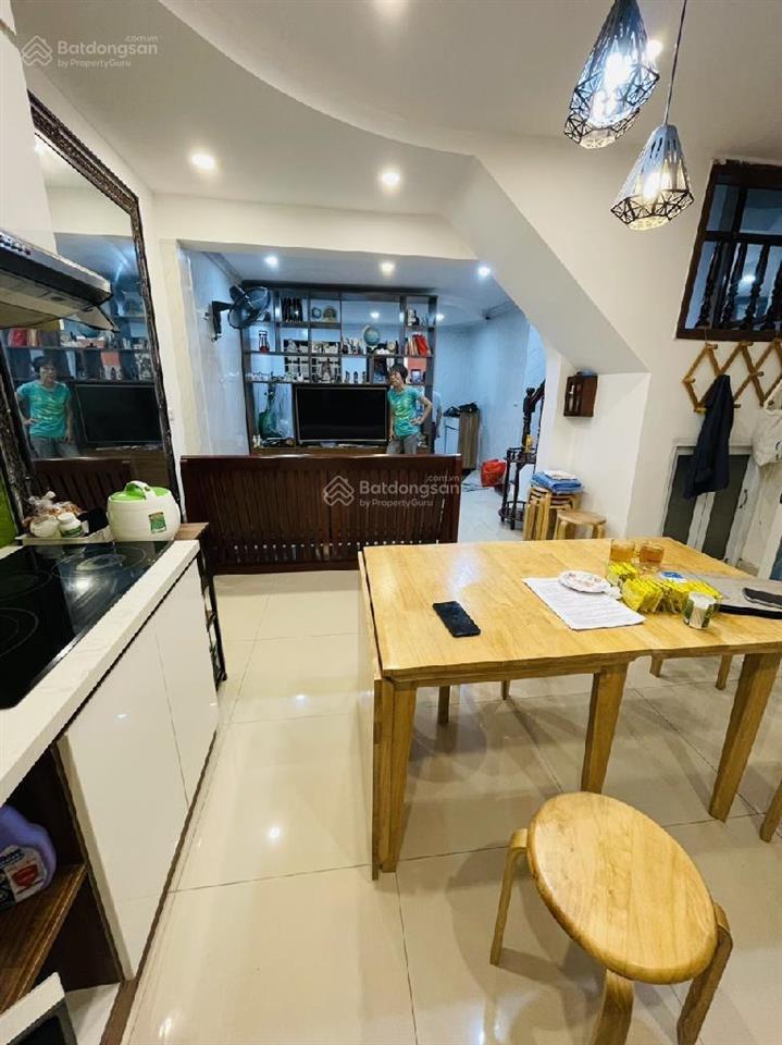 Phố hàng chuối  13,5 tỷ  45m2 sử dụng  3 tầng  ở ngay, gần hồ hoàn kiếm  15m ra phố  tiện ích